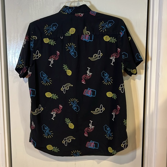 Urban Pipeline Flamingo and Apt. 9 Pineapple short sleeves shirts - Picture 12 of 13